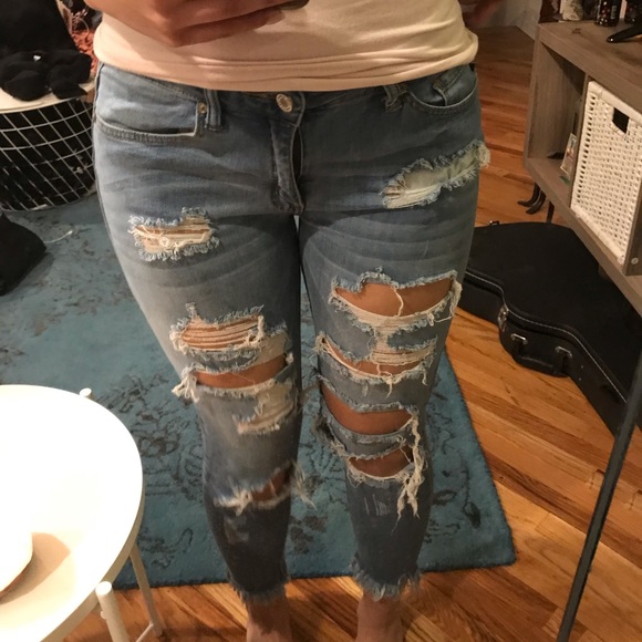 SUPER STRETCH FASHION NOVA RIPPED JEANS - Picture 1 of 3